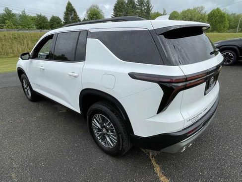 New 2026 Chevrolet Traverse LT w/ Driver Confidence Package AWD/4WD image 5