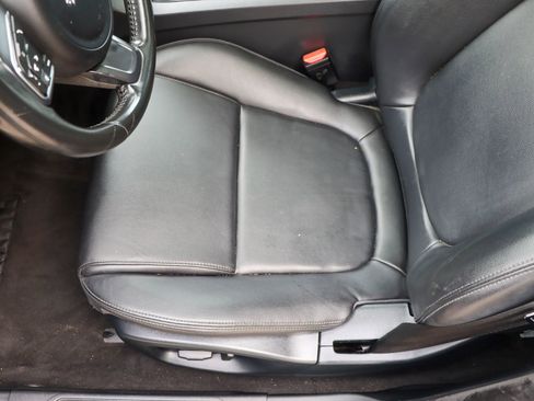Used 2018 Jaguar XE Premium RWD image 16