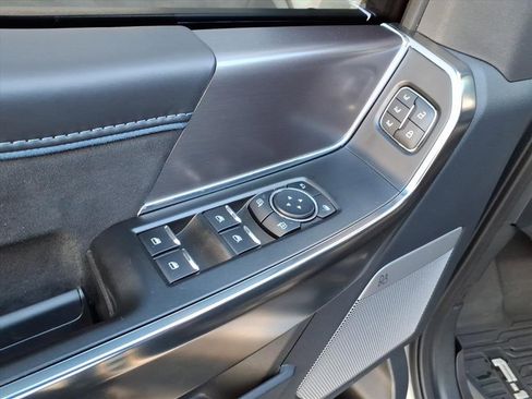 Used 2025 Ford F150 Platinum w/ FX4 Off-Road Package image 27