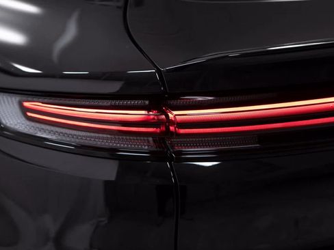 Certified 2025 Porsche Cayenne Coupe image 36