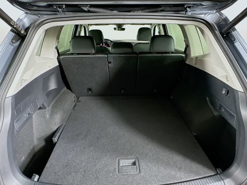 Used 2024 Volkswagen Tiguan Wolfsburg Edition image 30