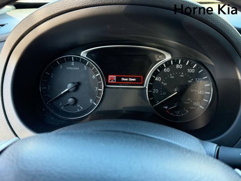 Used 2018 Nissan Altima 2.5 SR w/ Interior Lighting Package image 7