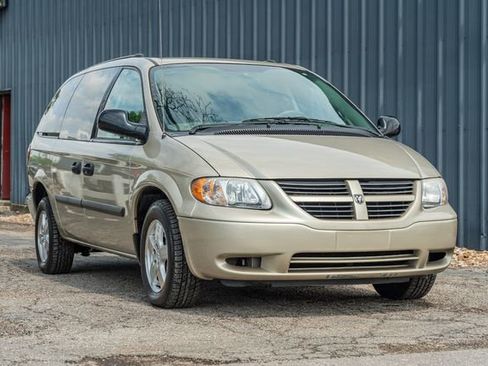 Used 2005 Dodge Grand Caravan SE w/ Popular Equipment Group I image 8