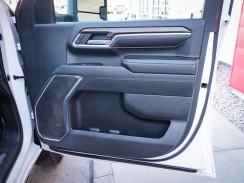 Used 2024 Chevrolet Silverado 2500 LT w/ Convenience Package image 25