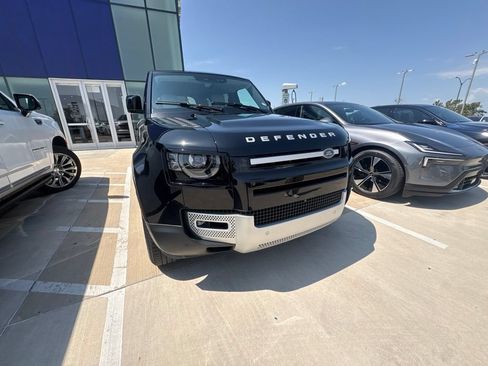 Used 2025 Land Rover Defender 110 S AWD/4WD image 10