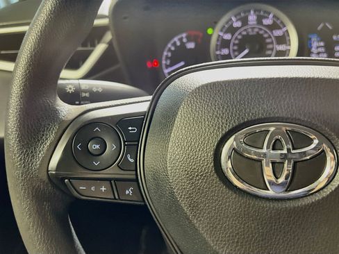 Used 2021 Toyota Corolla LE FWD image 19