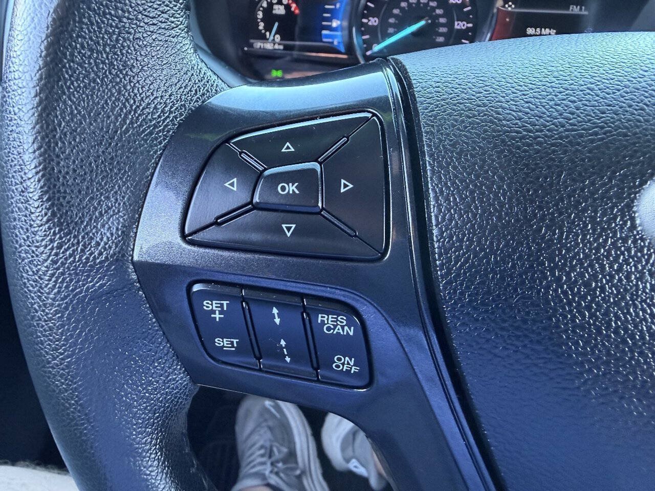 Used 2019 Ford Explorer XLT w/ Equipment Group 202A AWD/4WD image 19