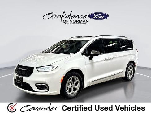 Used 2023 Chrysler Pacifica Limited FWD image 1