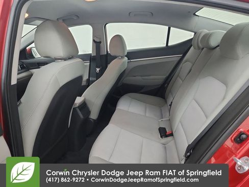 Used 2017 Hyundai Elantra SE FWD image 27