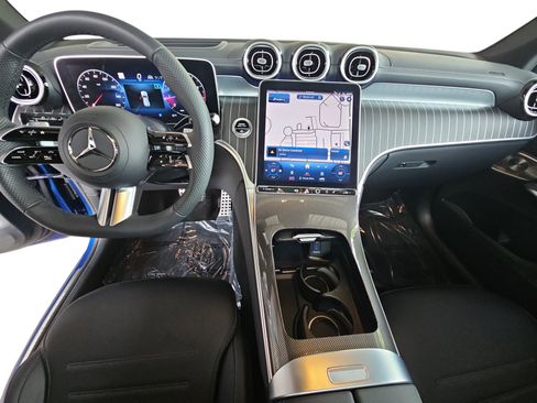 Used 2024 Mercedes-Benz GLC 300 4MATIC image 9