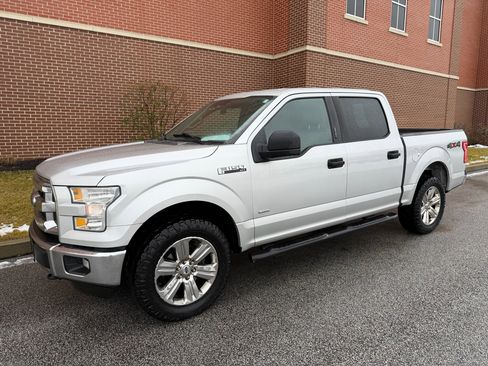 Used 2015 Ford F150 XLT image 3