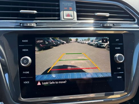 Used 2022 Volkswagen Tiguan SE AWD/4WD image 19