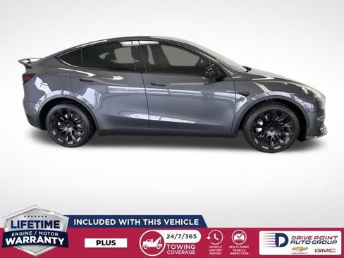 Used 2022 Tesla Model Y Long Range image 2