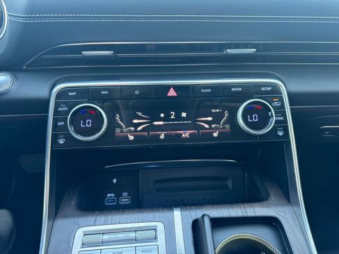 Used 2024 Genesis GV80 2.5T image 12