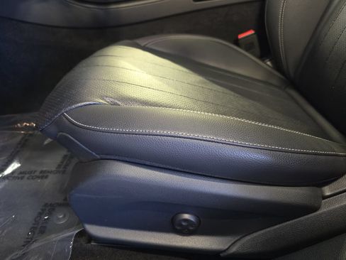 Used 2022 Mercedes-Benz E 350 Sedan image 32