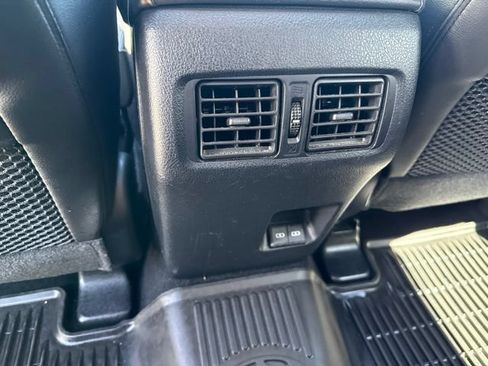 Used 2023 Toyota 4Runner TRD Off-Road Premium w/ Off Road Premium Plus Package AWD/4WD image 17