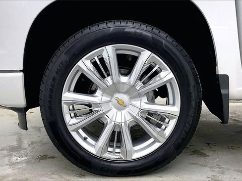 Used 2023 Chevrolet Silverado 1500 High Country w/ High Country Premium Package image 10