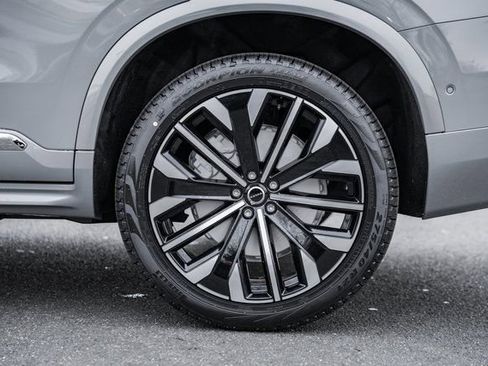 New 2026 Volvo XC90 B6 Ultra w/ Protection Package image 18