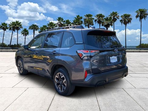 Certified 2025 Subaru Forester Premium image 5