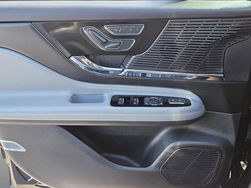 Used 2022 Lincoln Corsair Grand Touring image 27