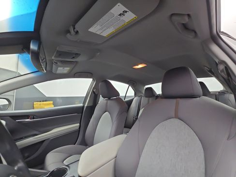 Used 2018 Toyota Camry LE w/ Convenience Package image 18