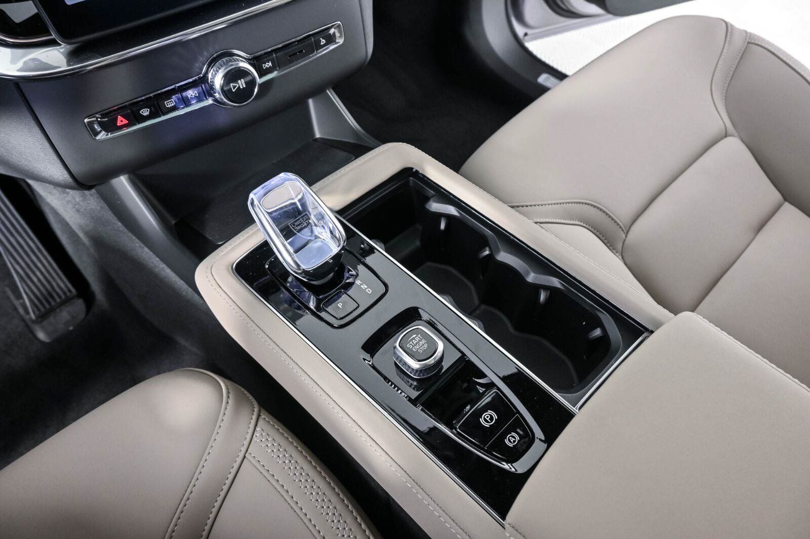 New 2026 Volvo XC90 T8 Core w/ Protection Package Premier AWD/4WD image 16