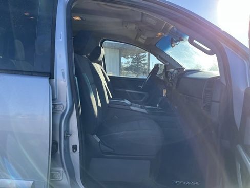 Used 2015 Nissan Titan S image 29