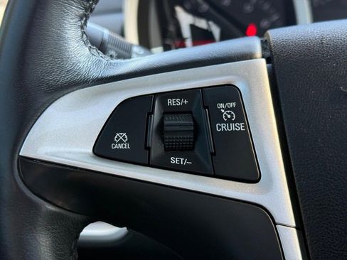 Used 2017 Chevrolet Equinox LT image 18