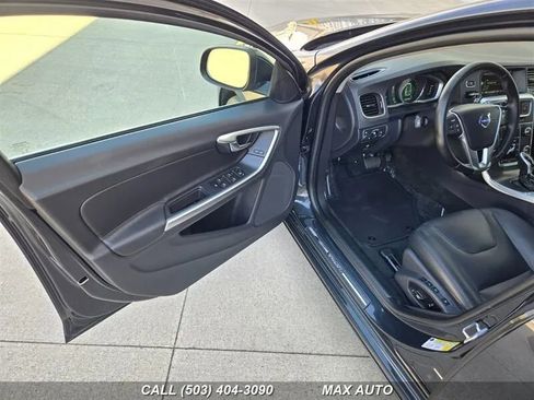 Used 2015 Volvo V60 T5 Premier image 10