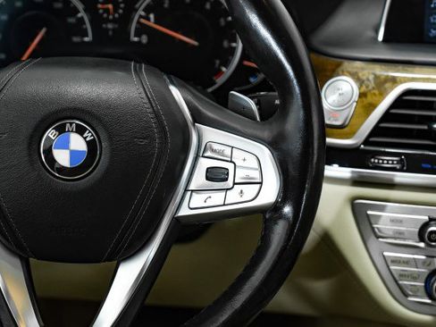 Used 2017 BMW 740i xDrive image 15