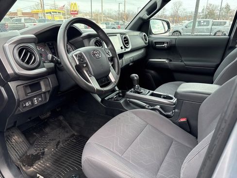 Used 2019 Toyota Tacoma TRD Off-Road image 16