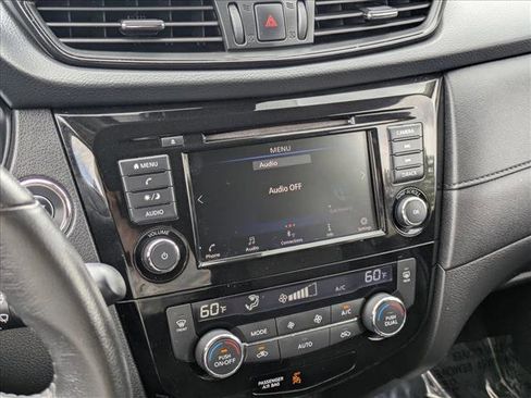 Used 2019 Nissan Rogue SV AWD/4WD image 12