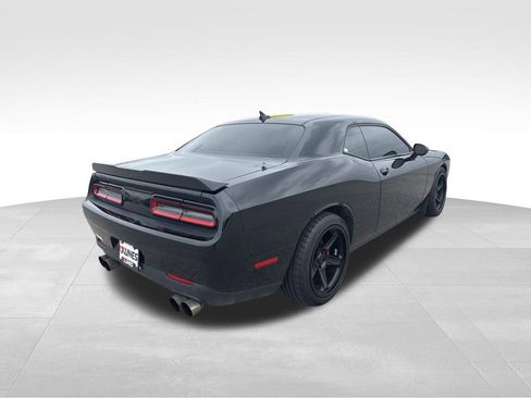 Used 2015 Dodge Challenger R/T Scat Pack RWD image 10