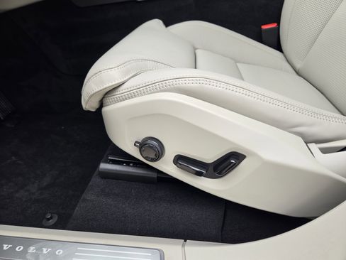 New 2026 Volvo XC90 B6 Ultra image 26