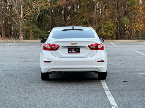 Used 2019 Chevrolet Cruze LS image 5