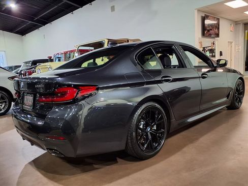 Used 2022 BMW 530i xDrive w/ M Sport Package image 4