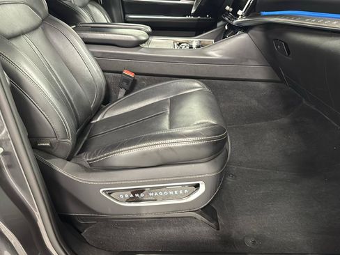 Used 2022 Jeep Grand Wagoneer Series I w/ Flexible Seating Group AWD/4WD image 13