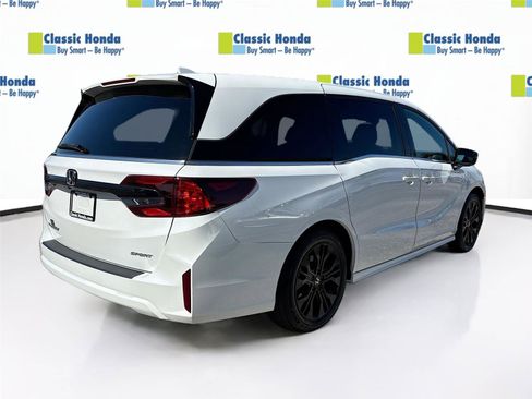 Certified 2025 Honda Odyssey Sport-L image 8