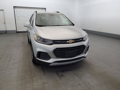 Used 2017 Chevrolet Trax LT w/ LT Convenience Package FWD image 14
