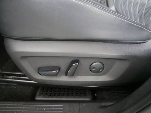 Used 2022 Nissan Rogue Platinum w/ Head-Up Display Package image 18