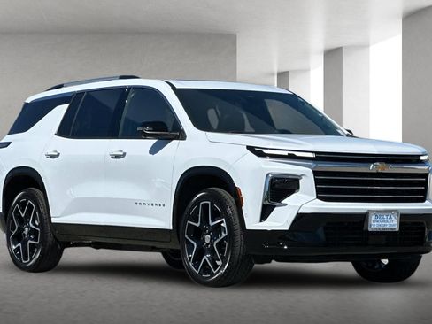 New 2026 Chevrolet Traverse High Country image 1