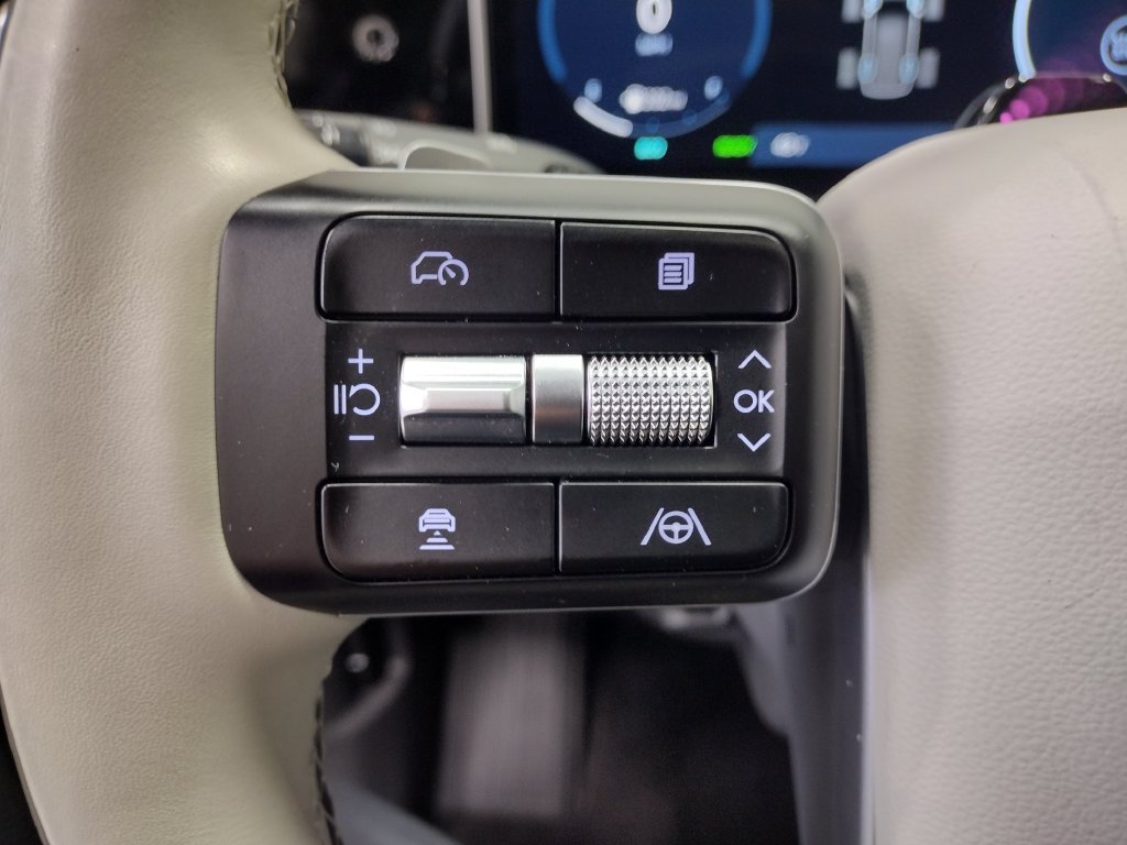 Certified 2025 Hyundai Santa Fe Calligraphy AWD/4WD image 40
