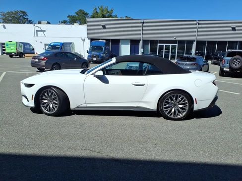 Used 2026 Ford Mustang Premium RWD image 9