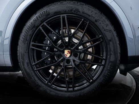 New 2026 Porsche Cayenne E-Hybrid Coupe image 11