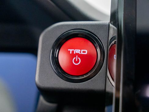 Used 2025 Toyota 4Runner TRD Off-Road AWD/4WD image 21