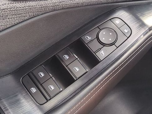 Used 2023 Nissan Rogue SV AWD/4WD image 22