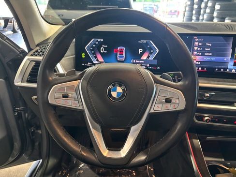 Used 2025 BMW X7 xDrive40i AWD/4WD image 12