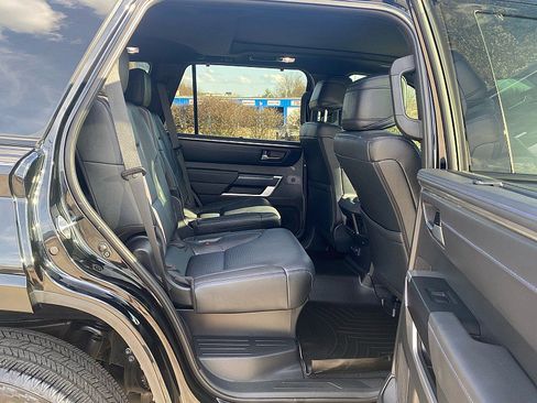 Used 2025 Toyota Sequoia Platinum image 25