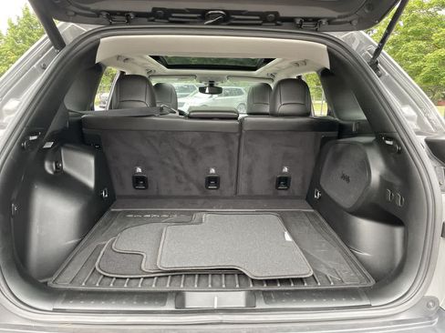 Used 2019 Jeep Cherokee Limited AWD/4WD image 17