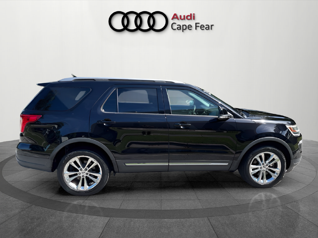 Used 2019 Ford Explorer XLT w/ Equipment Group 202A AWD/4WD image 8